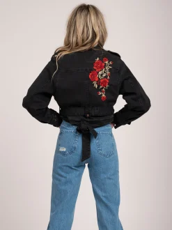Cropped trenchcoat met embroidery