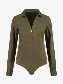 Fitted blouse body