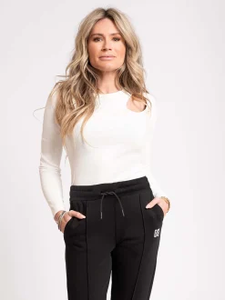 Fitted top met cut-out