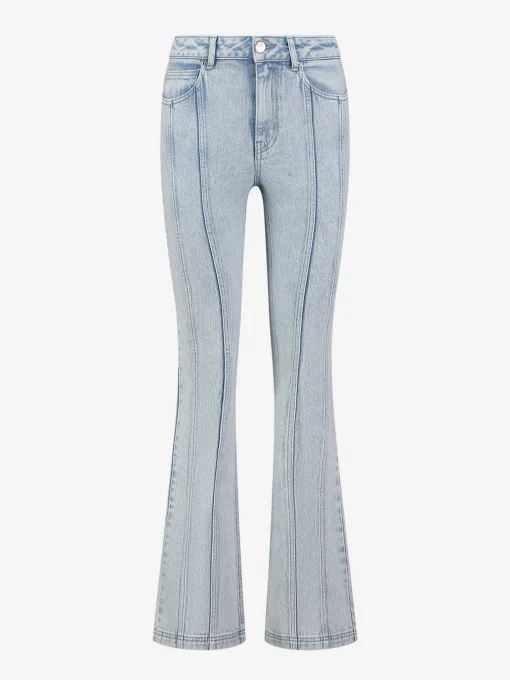Flare jeans met detail