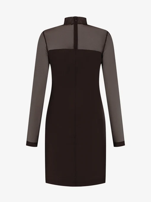 Gedrapeerde jurk met mesh en een col