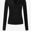 Gedrapeerde top met bloem detail