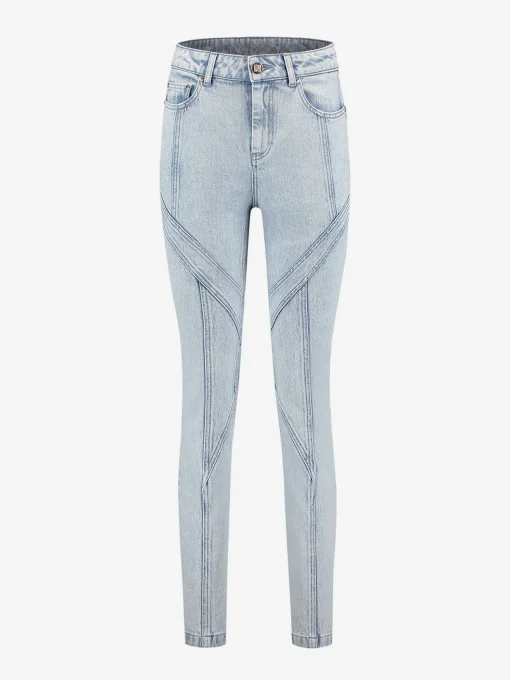 Jeans met lijndetails