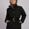 Puffer jas met hoge hals en riem