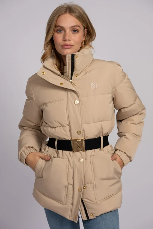 Puffer jas met hoge hals en riem