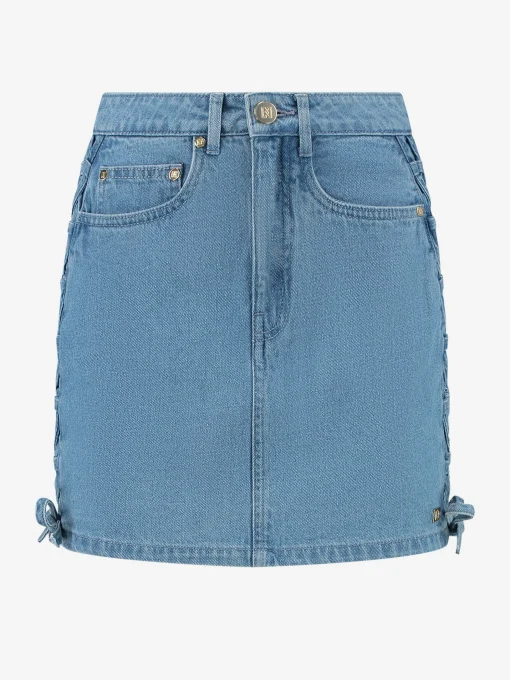 Rok met detail op de zijkant