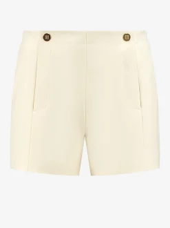Short met detail op de voorkant