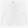 Short met knopen