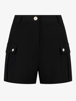 Short met knopen