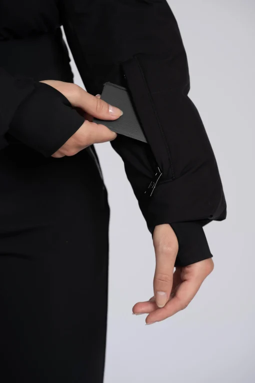 Ski jumpsuit met waterdichte bescherming en verstelbare details