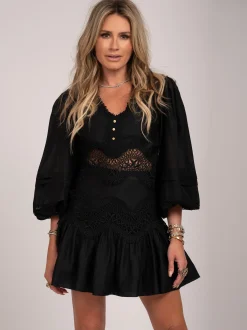 Top met embroidery