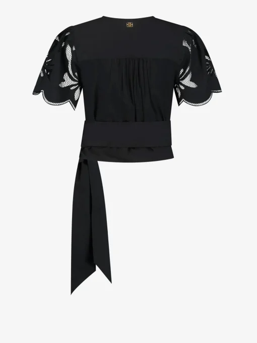 Top met embroidery