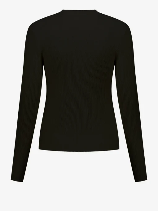 Top met ketting detail