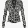 Top met logo patroon