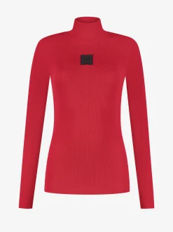 Aansluitende top met logo patch en col