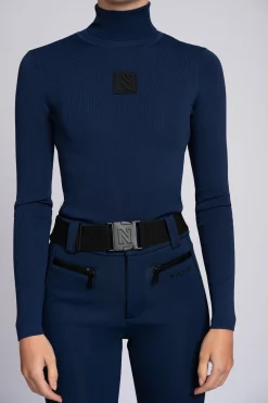 Aansluitende top met logo patch en col