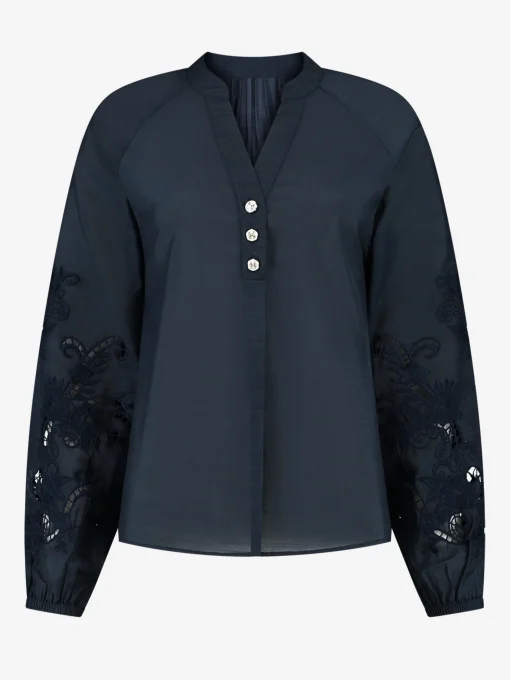 Blouse met embroidery