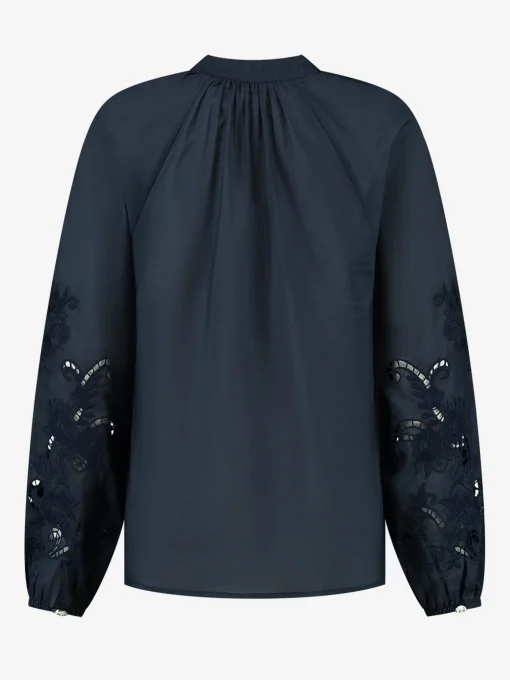 Blouse met embroidery