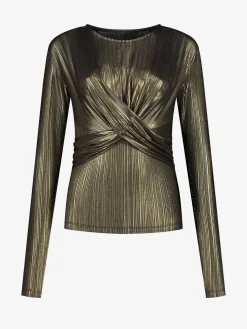 Fitted metallic top