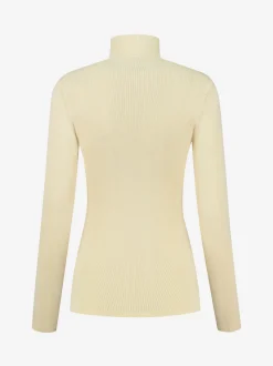 Fitted top met col