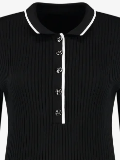 Geribbelde top met kraag en knoopdetails