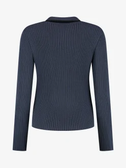 Geribbelde top met kraag en knoopdetails