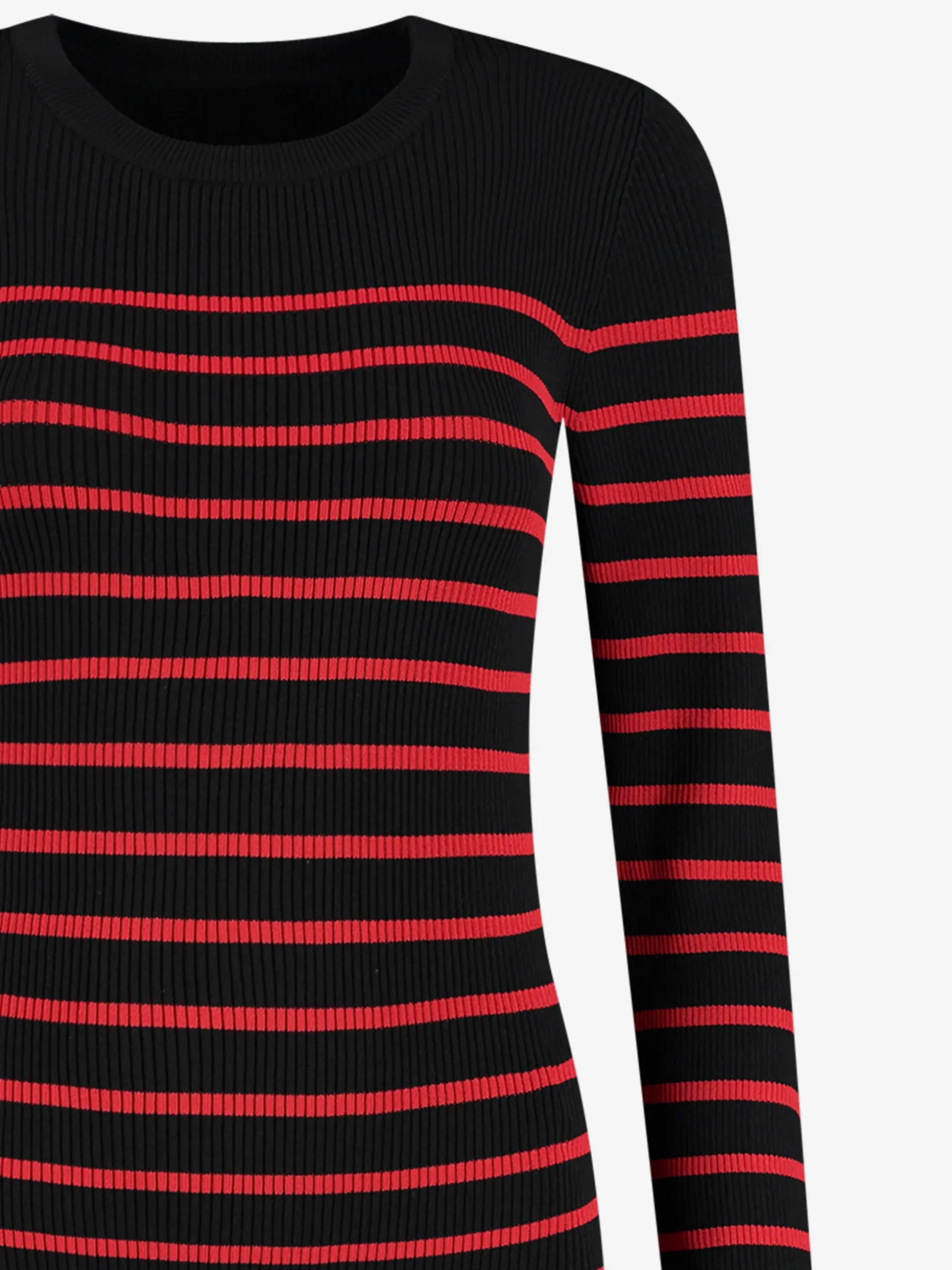 Geribbelde top met strepen en knoopdetails