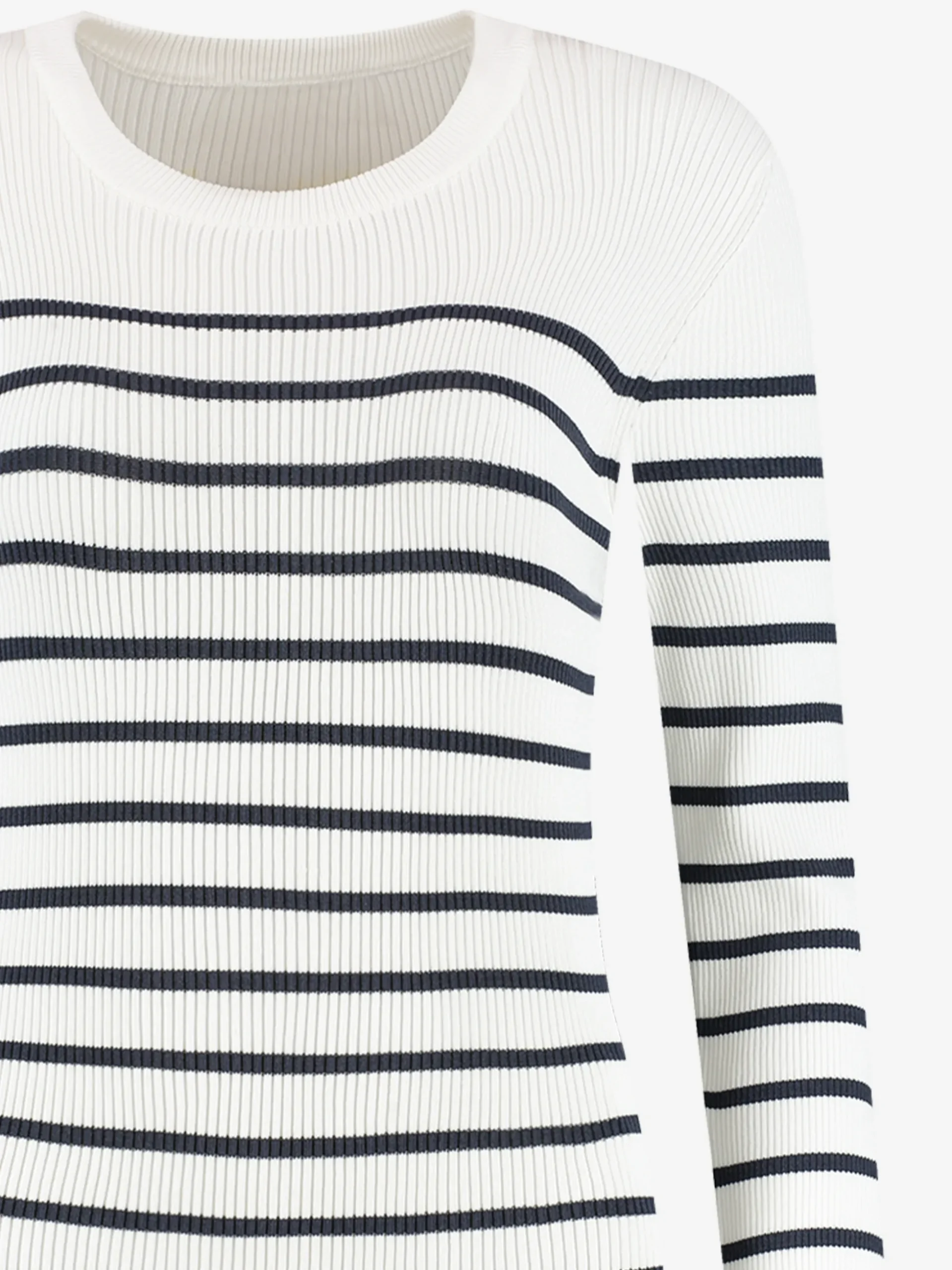 Geribbelde top met strepen en knoopdetails