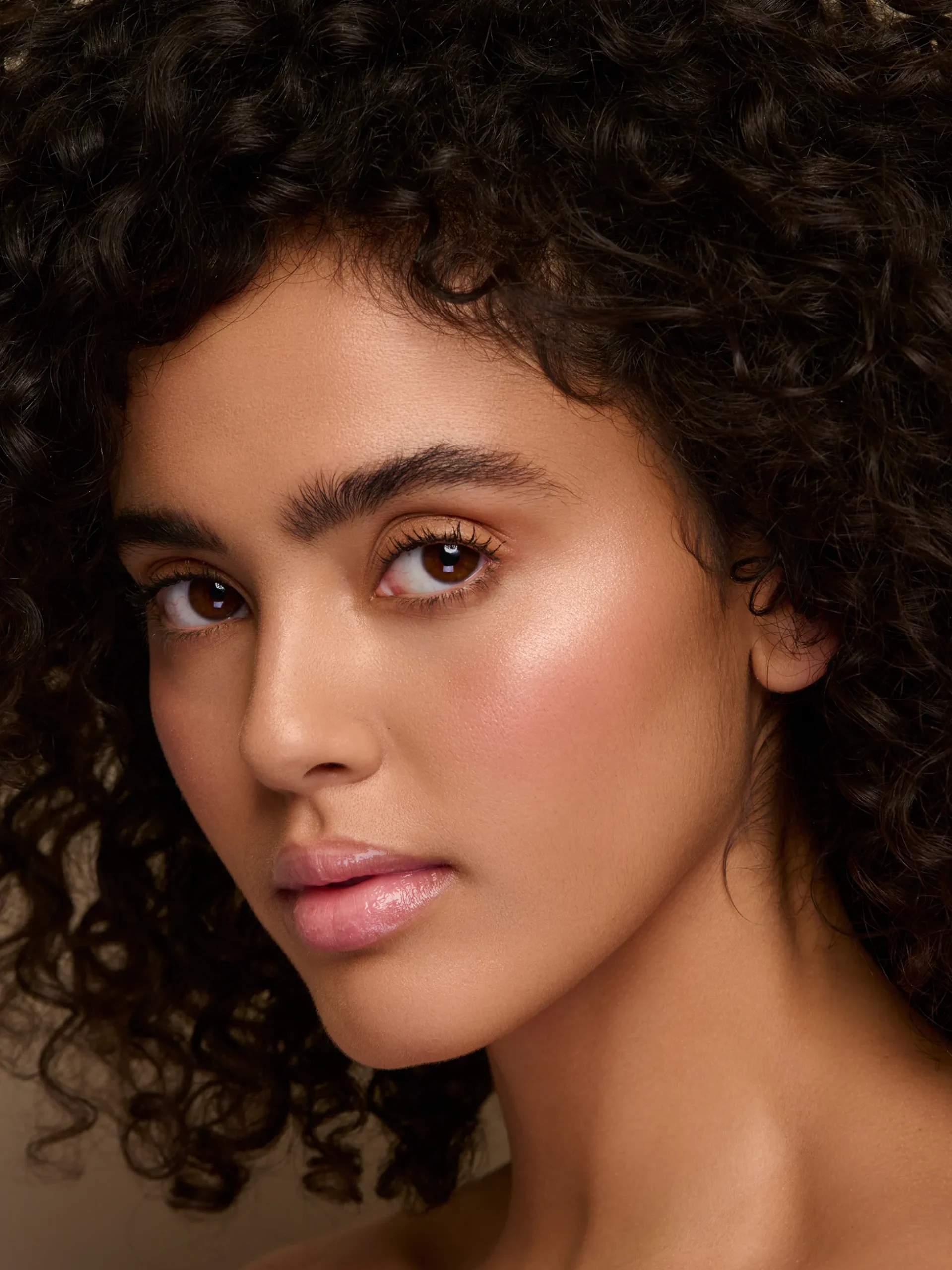 HIGHLIGHTING GLOW POWDER