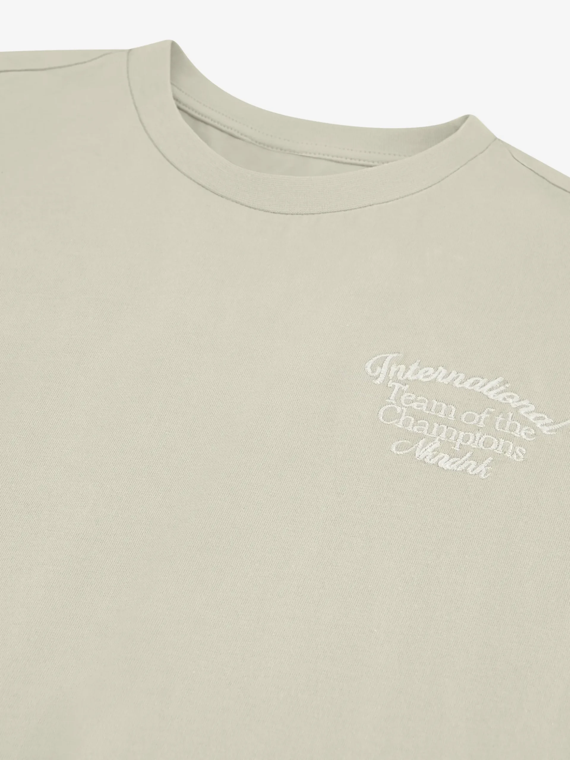 Losvallend T-shirt met geborduurde tekst