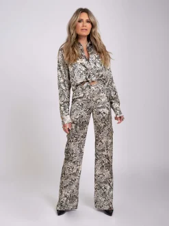 Satin look blouse met slangen print