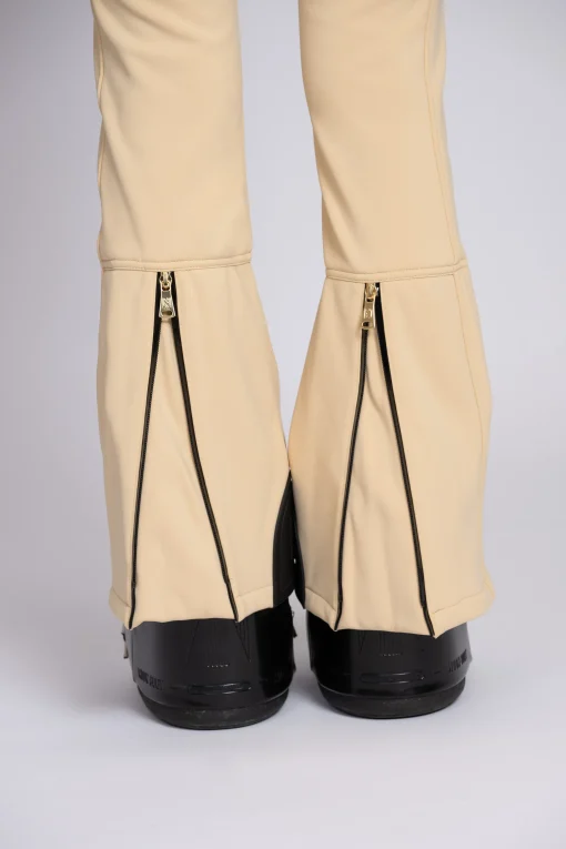 Ski broek met flared pasvorm en verstelbare riem