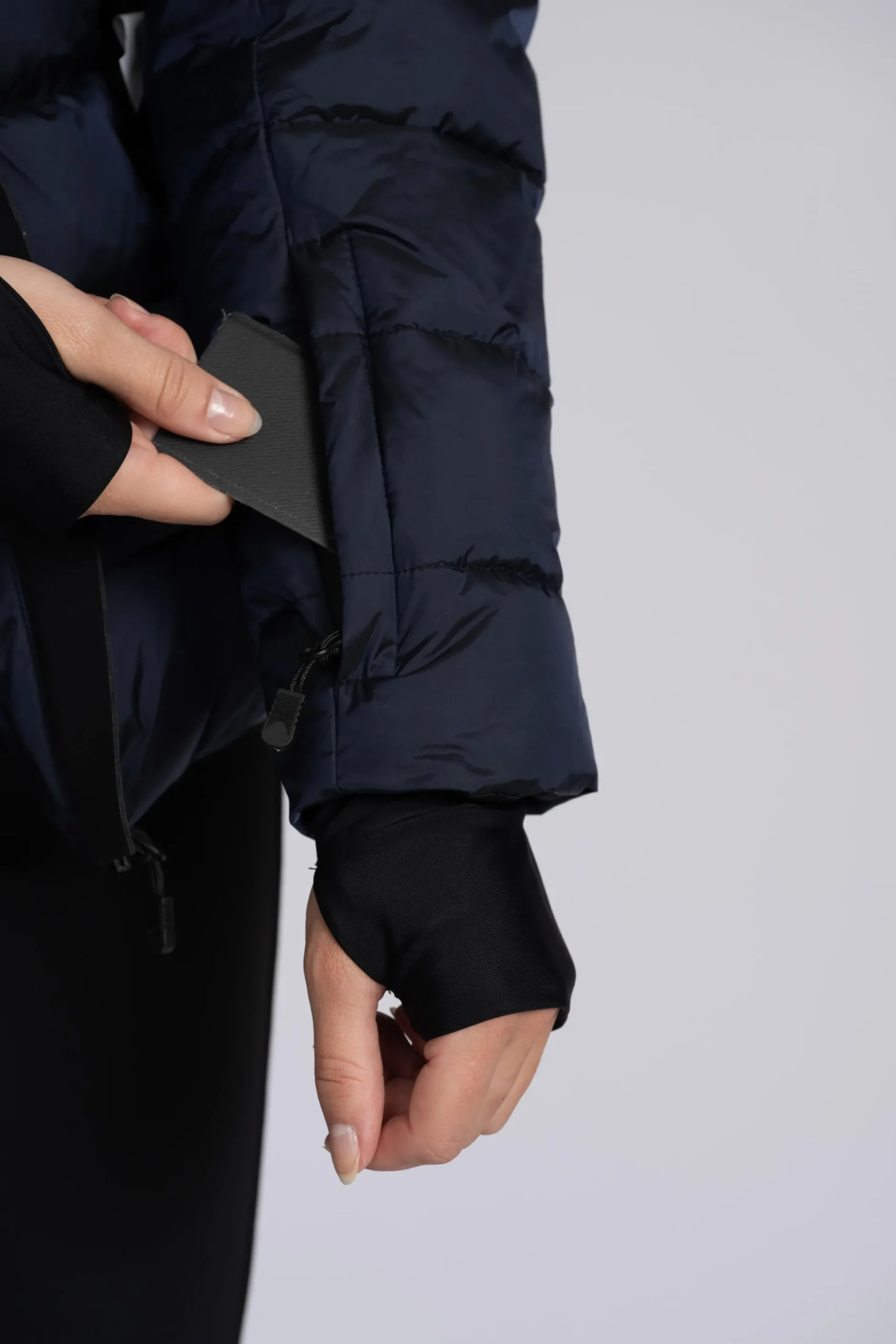 Ski jas met capuchon en elastische riem