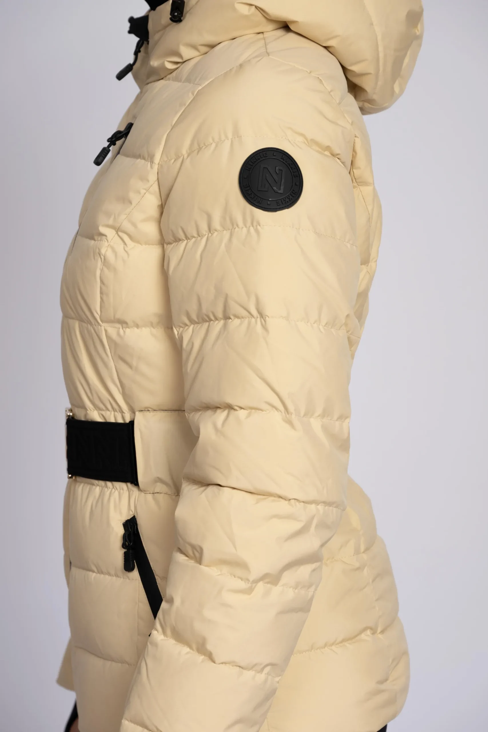 Ski jas met capuchon en elastische riem