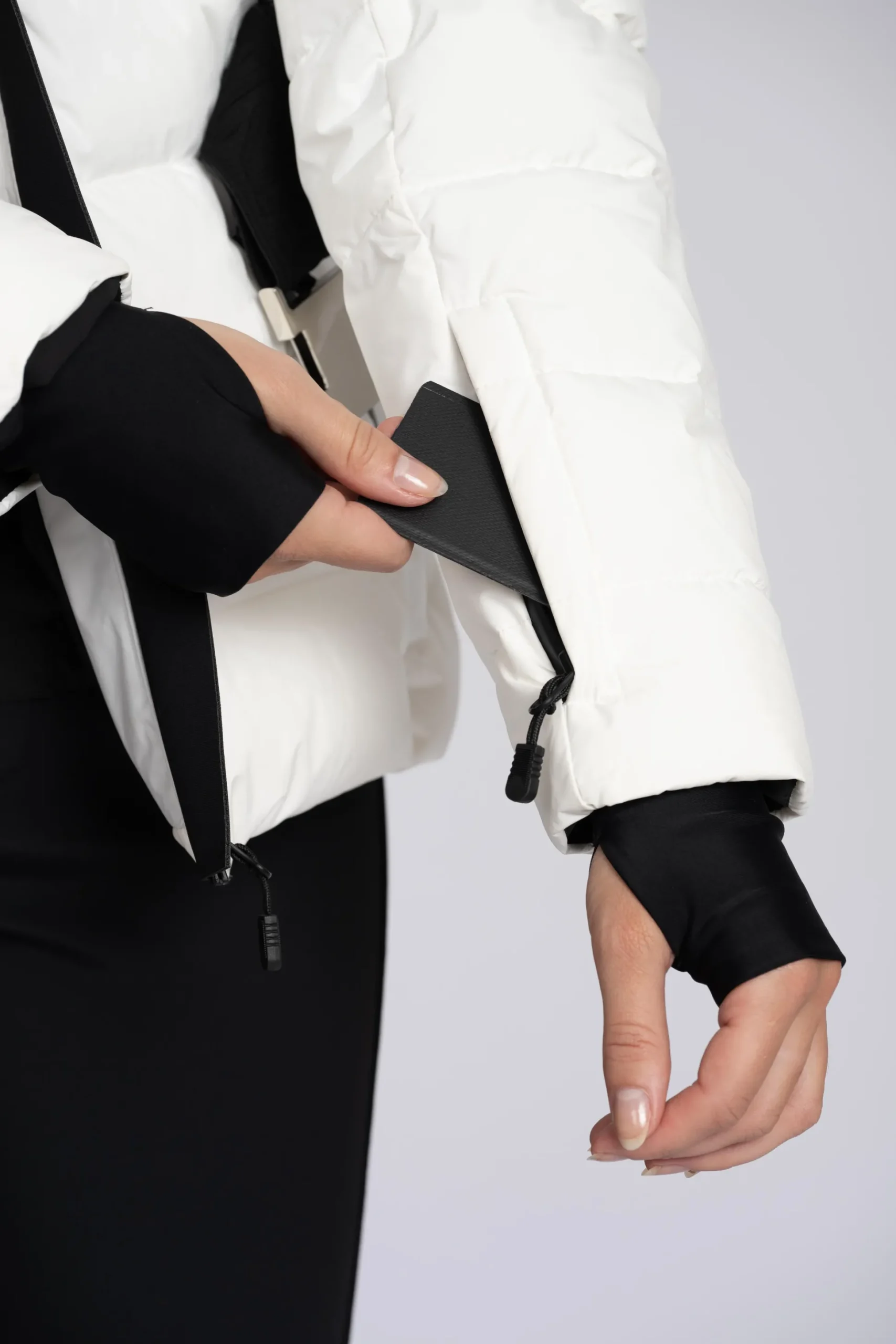 Ski jas met capuchon en elastische riem