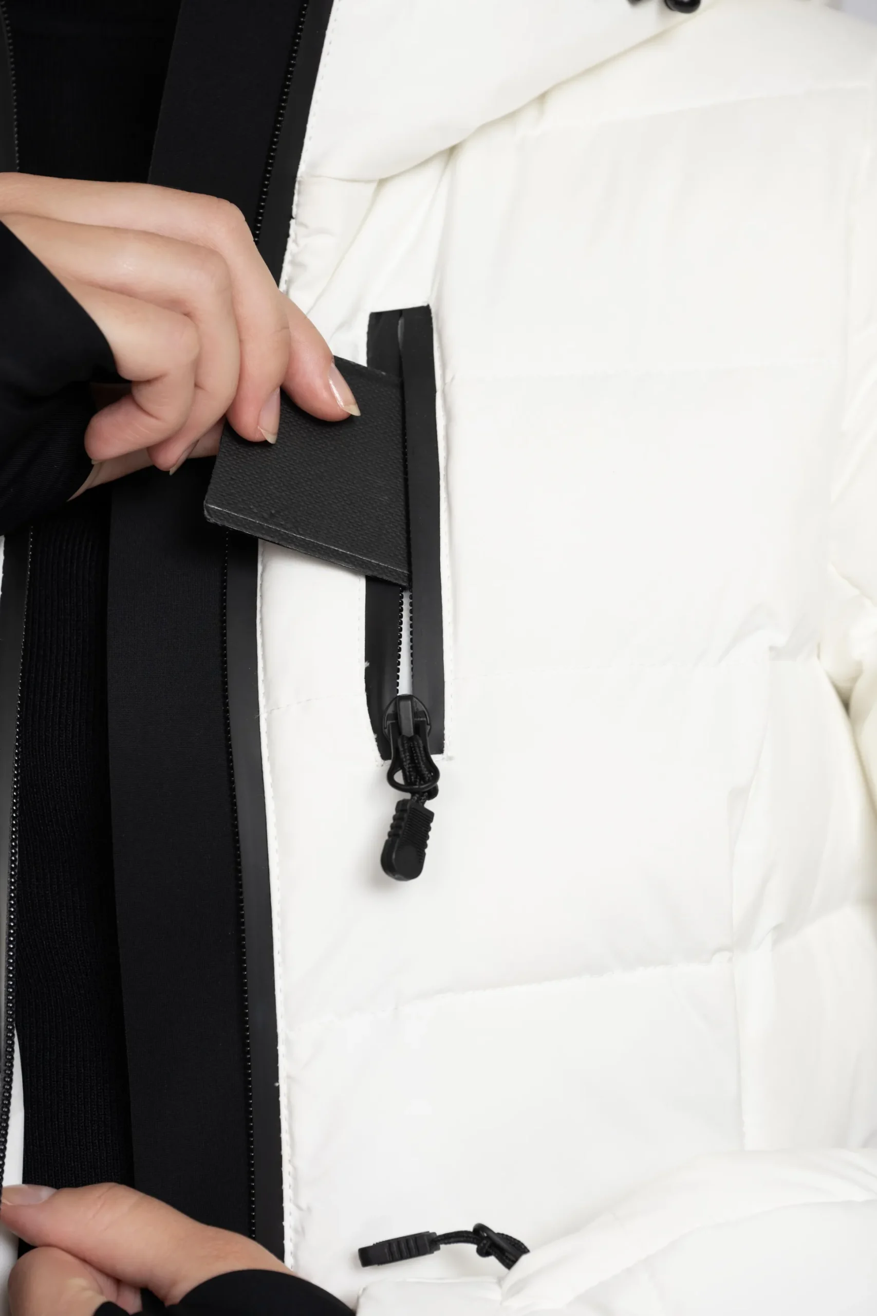 Ski jas met capuchon en elastische riem