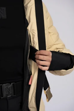 Ski jas met capuchon en elastische riem