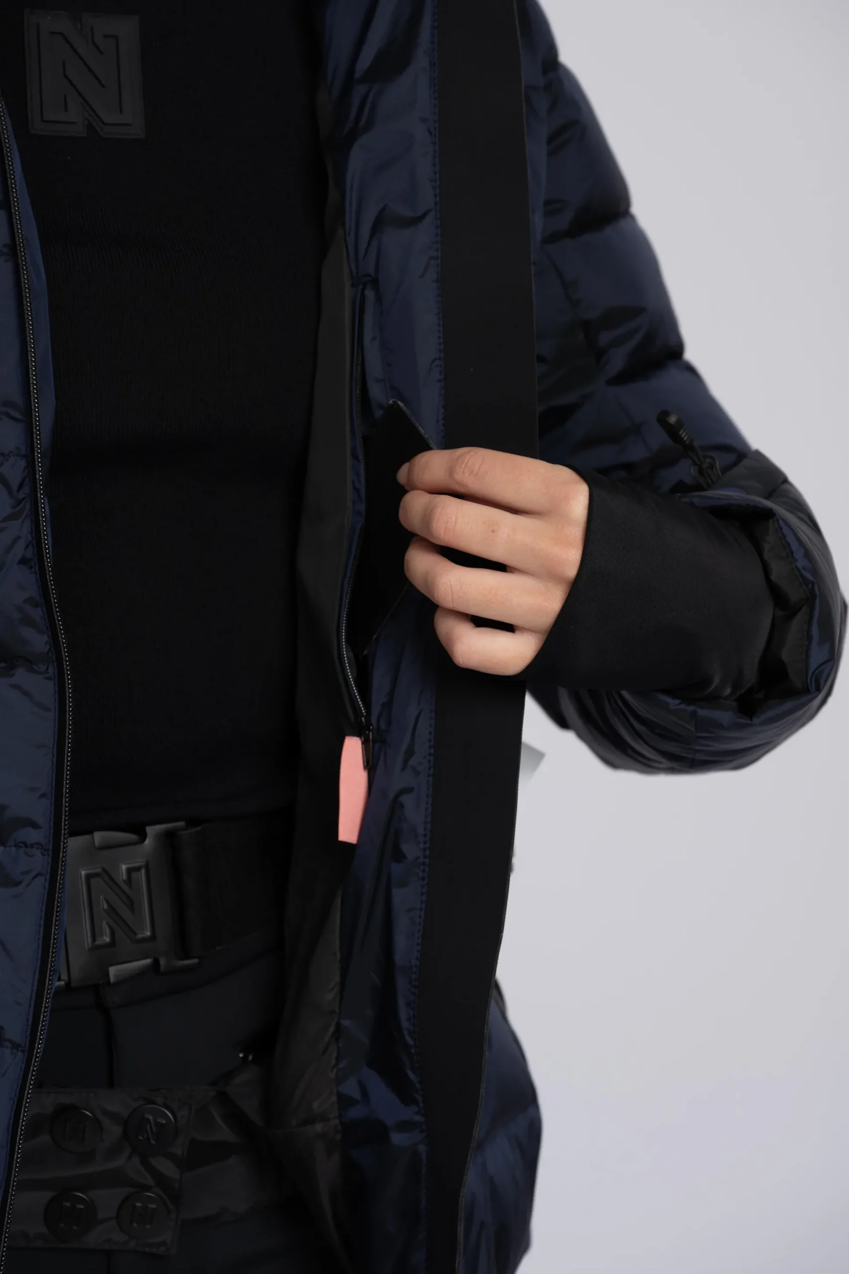 Ski jas met capuchon en elastische riem