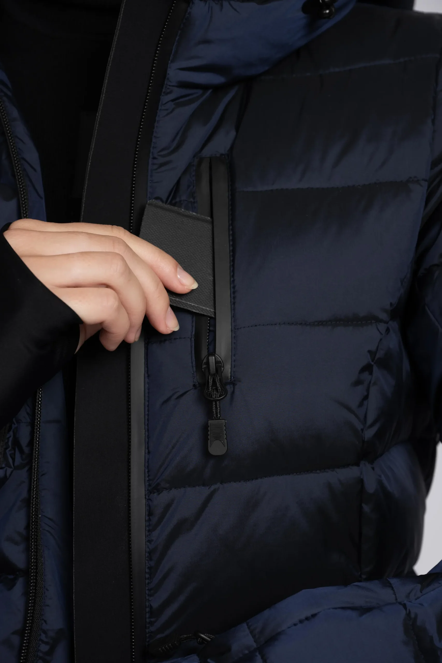 Ski jas met capuchon en elastische riem