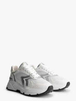 Sneaker met Metallic details