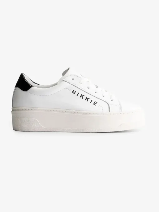 Sneaker met NIKKIE logo